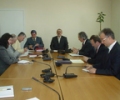 Komisionit për Bashkëpunim Ndërkombëtar debatoi për bisedimet e Vjenës