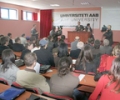 Kryeparlamentari Krasniqi mbajti një ligjëratë para studentëve të Universitetit AAB të Prishtinës