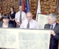 Kryeparlamentari Krasniqi ua dorëzoi kopjen e Deklaratës së Pavarësisë drejtorëve të arkivave të Kosovës dhe të Shqipërisë