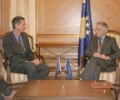 Kryeparlamntari Krasniqi  priti zëvendësin e PCN-së në Kosovë, Burton