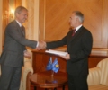Kryetarit të Kuvendit të Kosovës, Jakup Krasniqi, i dorëzohet Raporti i Progresit nga KE