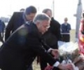 Kryeparlamentari Krasniqi nderon dëshmorët në Gjilan