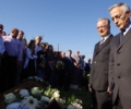Kryekuvendari dr. Jakup Krasniqi mori pjesë në varrimin e deputetes Nekibe Kelmendi 