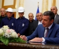 Kryeparlamentari Veseli nënshkroi Ligjin për “Trepçën”