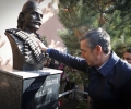 Kryetari Veseli mori pjesë në ceremoninë e vendosjes së bustit të Azem Galicës në fshatin Galicë
