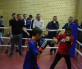 Kryetari i Kuvendit të Kosovës viziton boksierët e klubit “Gollaku” në Prishtinë 
